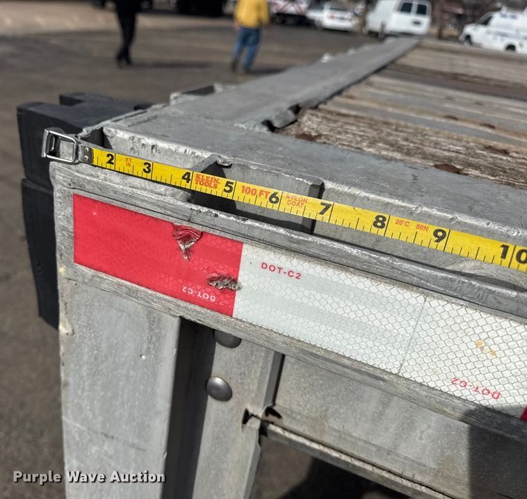 image for item EU4110 2000 Wilson CF-900 flatbed trailer