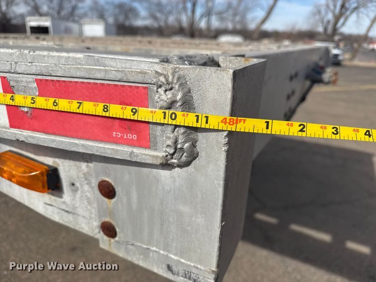 image for item EU4110 2000 Wilson CF-900 flatbed trailer