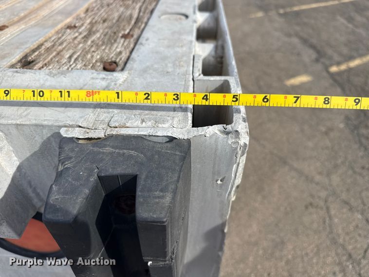 image for item EU4110 2000 Wilson CF-900 flatbed trailer