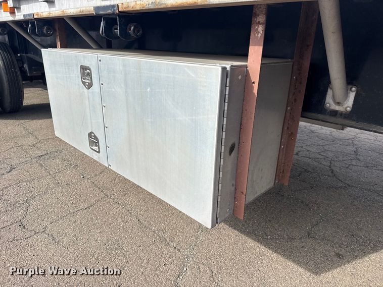 image for item EU4110 2000 Wilson CF-900 flatbed trailer