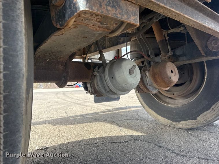 image for item EU4110 2000 Wilson CF-900 flatbed trailer