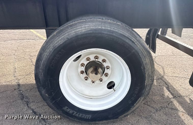 image for item EU4110 2000 Wilson CF-900 flatbed trailer