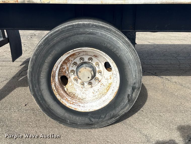 image for item EU4110 2000 Wilson CF-900 flatbed trailer