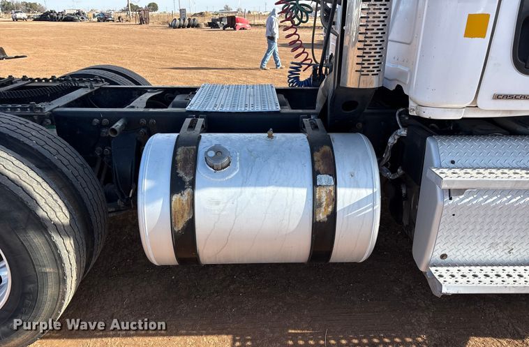 image for item EU4871 2011 Freightliner Cascadia semi truck