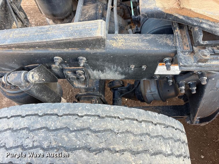 image for item EU4871 2011 Freightliner Cascadia semi truck