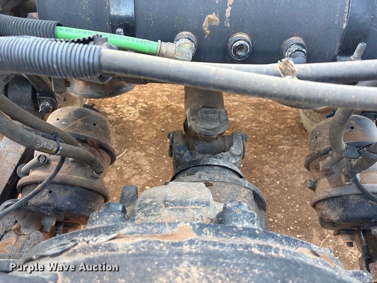 image for item EU4871 2011 Freightliner Cascadia semi truck