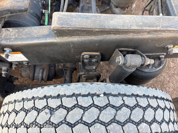 image for item EU4871 2011 Freightliner Cascadia semi truck