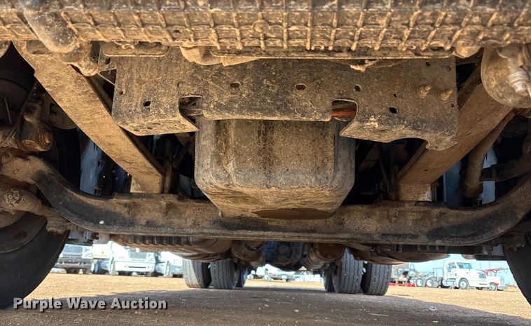 image for item EU4871 2011 Freightliner Cascadia semi truck