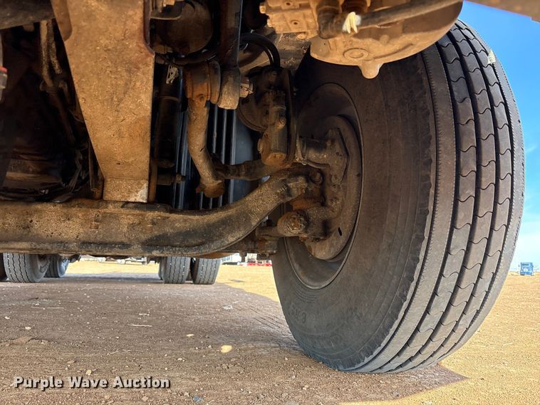 image for item EU4871 2011 Freightliner Cascadia semi truck