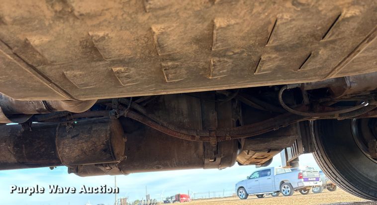 image for item EU4871 2011 Freightliner Cascadia semi truck