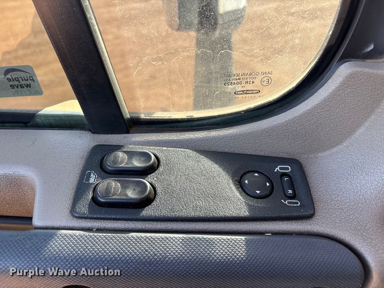 image for item EU4871 2011 Freightliner Cascadia semi truck