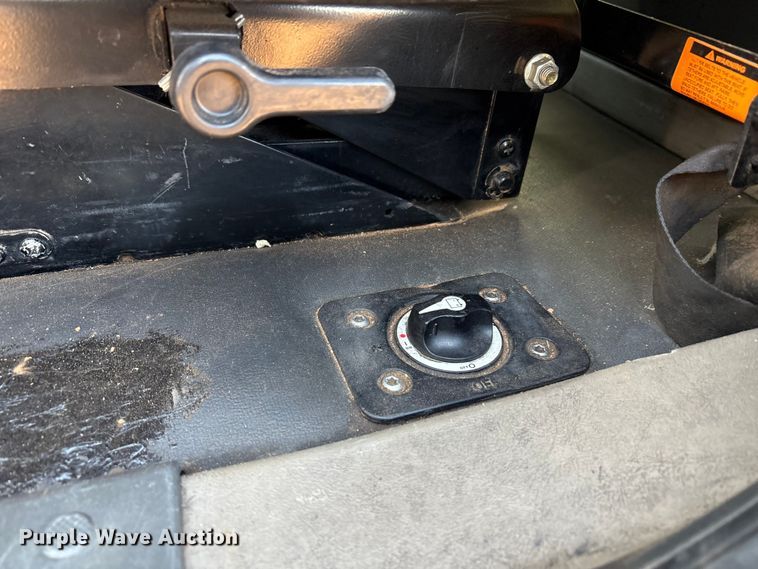 image for item EU4871 2011 Freightliner Cascadia semi truck