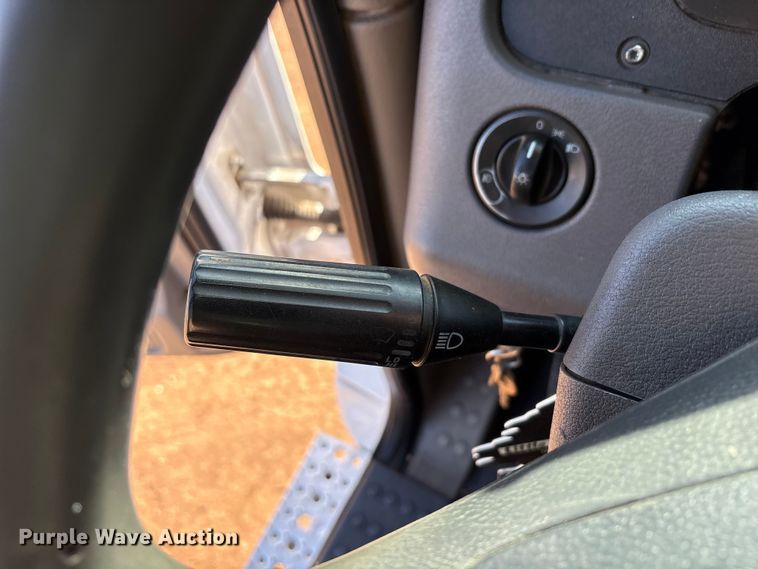 image for item EU4871 2011 Freightliner Cascadia semi truck