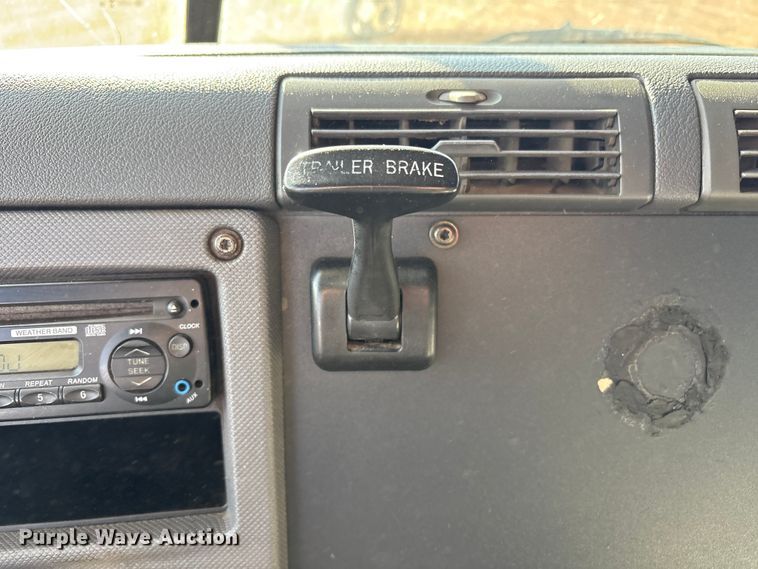 image for item EU4871 2011 Freightliner Cascadia semi truck