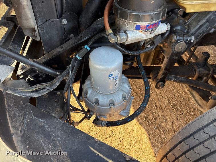 image for item EU4871 2011 Freightliner Cascadia semi truck