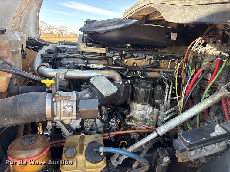 image for item EU4871 2011 Freightliner Cascadia semi truck