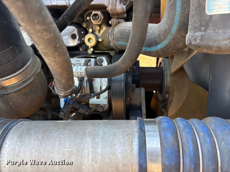 image for item EU4871 2011 Freightliner Cascadia semi truck