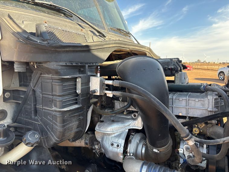 image for item EU4871 2011 Freightliner Cascadia semi truck