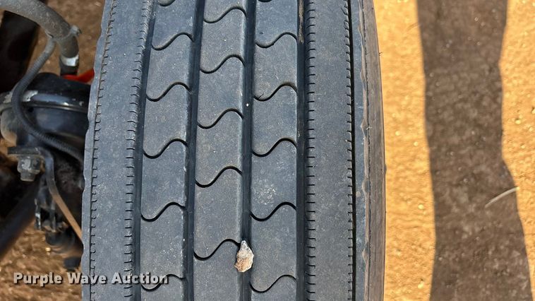 image for item EU4871 2011 Freightliner Cascadia semi truck