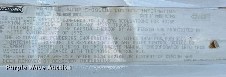 image for item EU4871 2011 Freightliner Cascadia semi truck