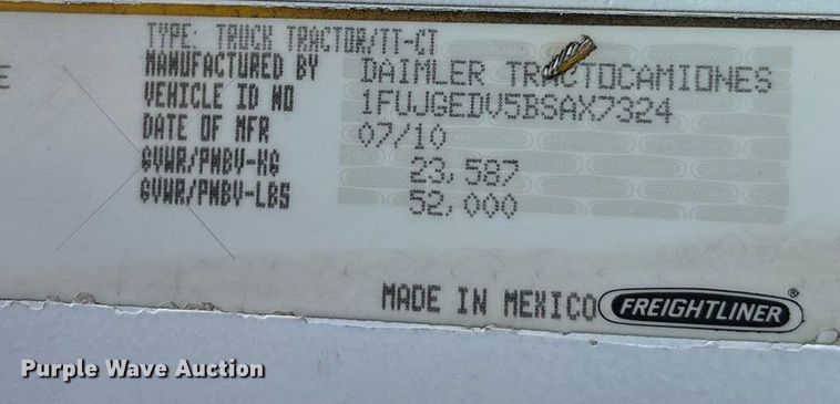 image for item EU4871 2011 Freightliner Cascadia semi truck