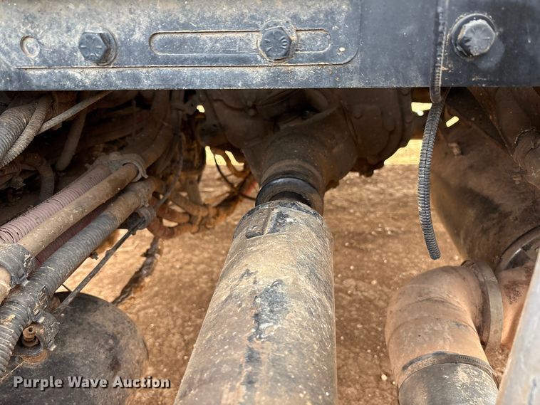 image for item EU4872 2011 Freightliner Cascadia semi truck