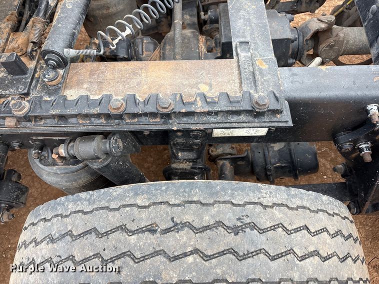 image for item EU4872 2011 Freightliner Cascadia semi truck