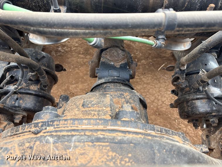 image for item EU4872 2011 Freightliner Cascadia semi truck