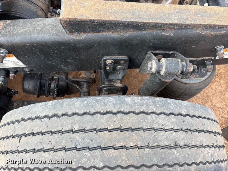 image for item EU4872 2011 Freightliner Cascadia semi truck