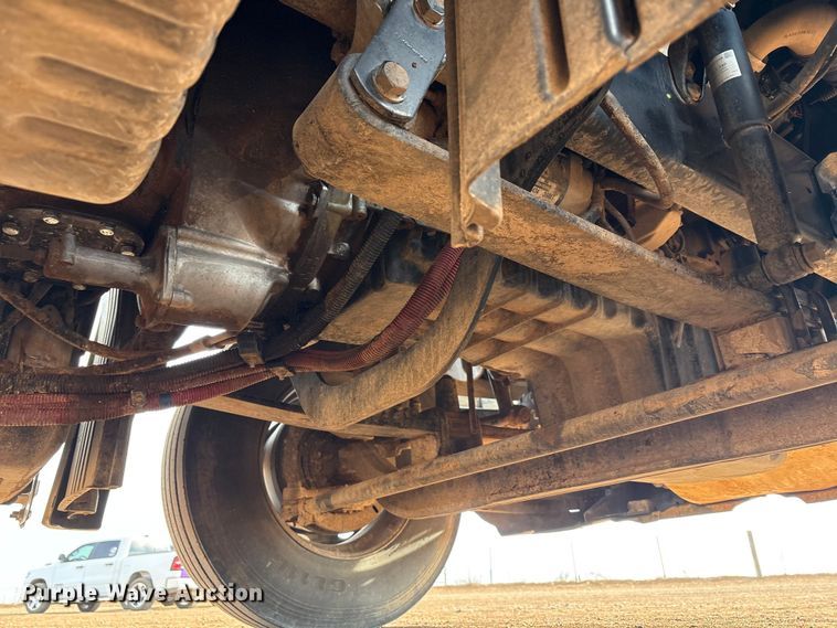 image for item EU4872 2011 Freightliner Cascadia semi truck