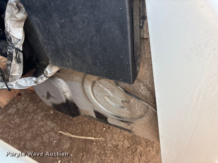 image for item EU4872 2011 Freightliner Cascadia semi truck