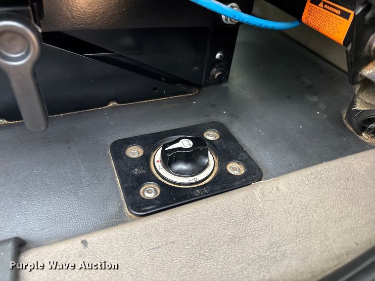 image for item EU4872 2011 Freightliner Cascadia semi truck