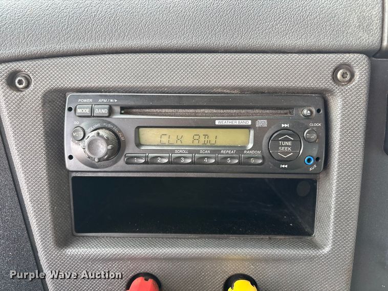 image for item EU4872 2011 Freightliner Cascadia semi truck