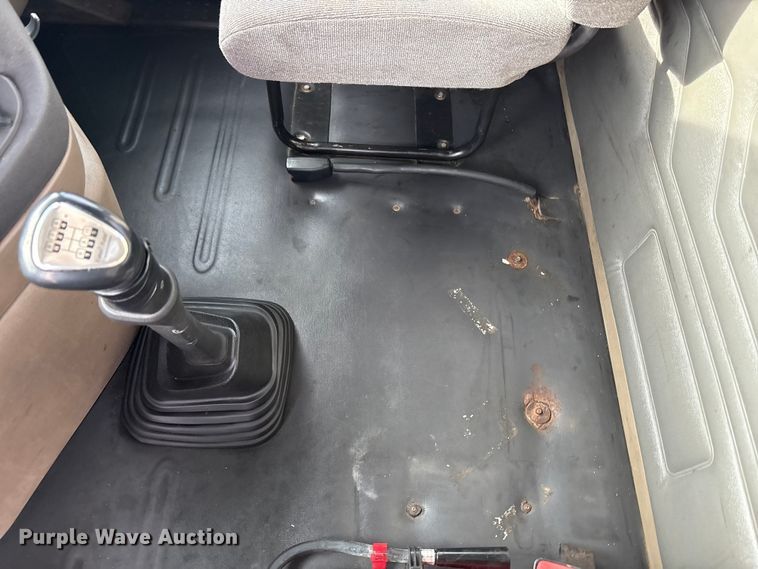 image for item EU4872 2011 Freightliner Cascadia semi truck