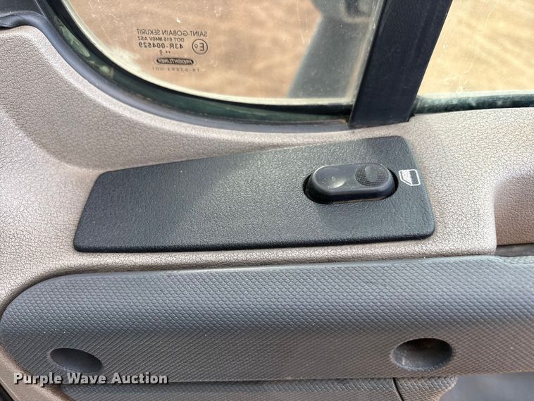 image for item EU4872 2011 Freightliner Cascadia semi truck