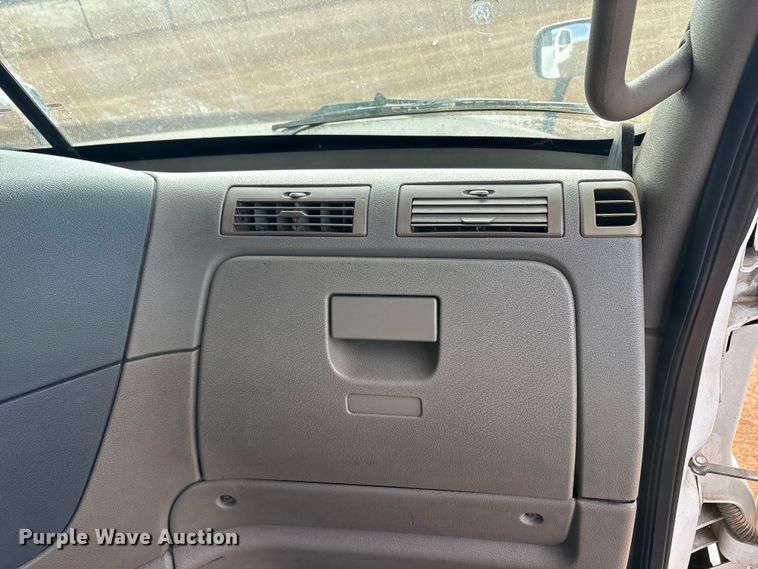 image for item EU4872 2011 Freightliner Cascadia semi truck