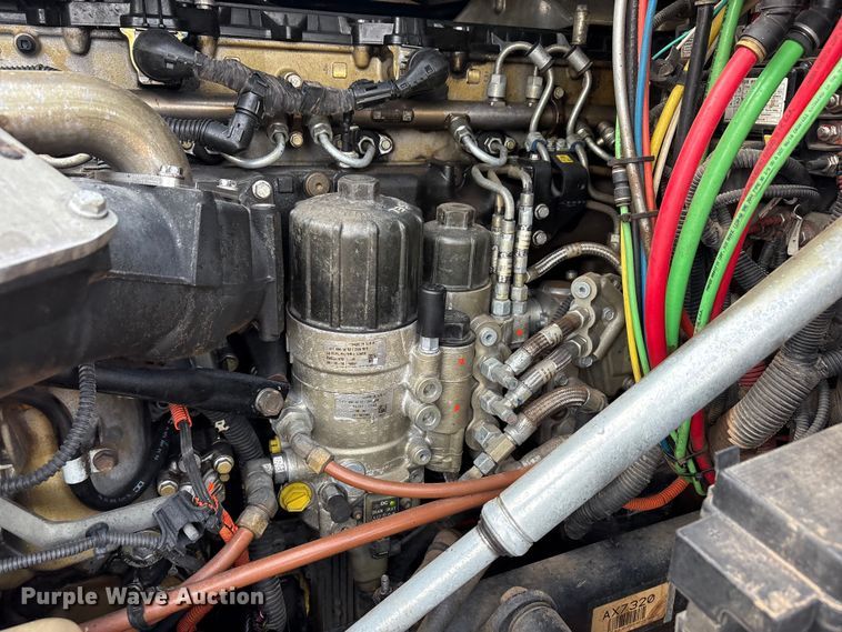 image for item EU4872 2011 Freightliner Cascadia semi truck