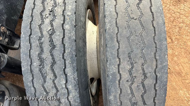 image for item EU4872 2011 Freightliner Cascadia semi truck