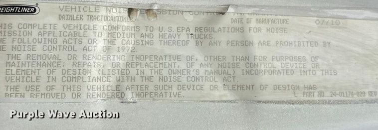 image for item EU4872 2011 Freightliner Cascadia semi truck