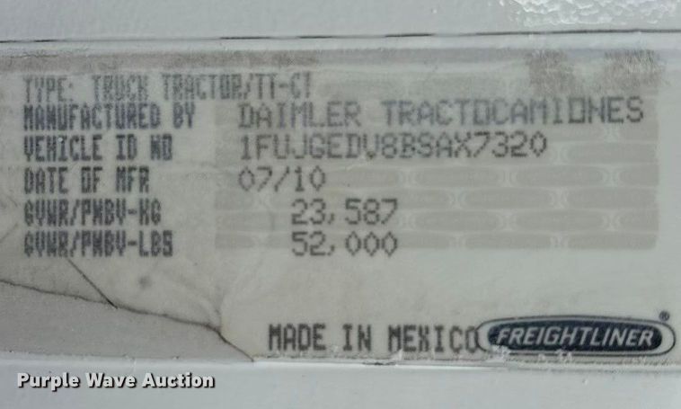 image for item EU4872 2011 Freightliner Cascadia semi truck