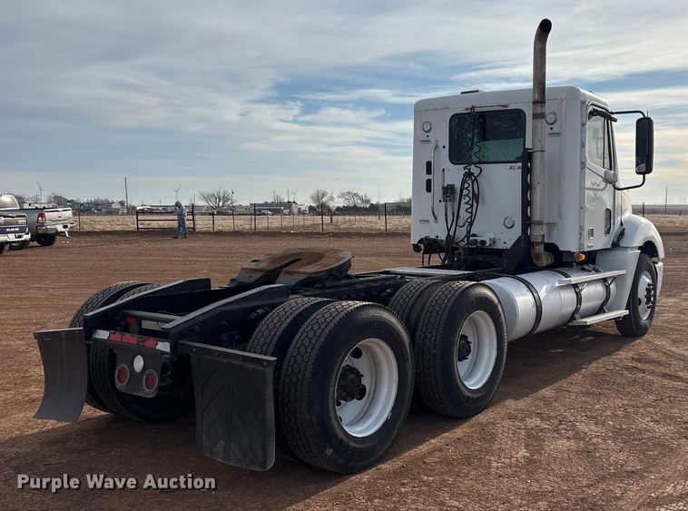 image for item EU4873 2009 Freightliner Columbia semi truck