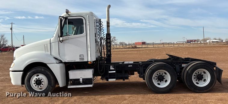 image for item EU4873 2009 Freightliner Columbia semi truck