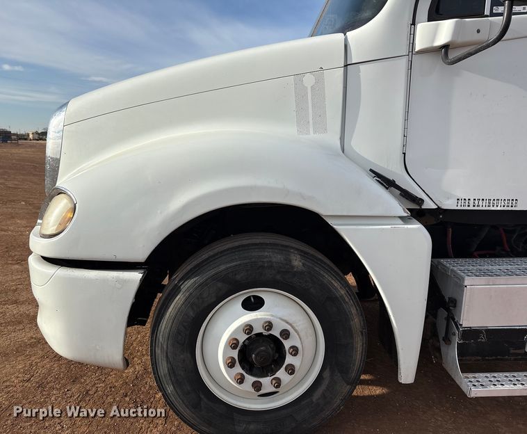 image for item EU4873 2009 Freightliner Columbia semi truck