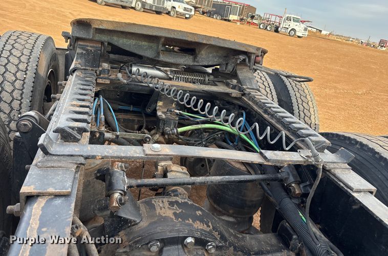 image for item EU4873 2009 Freightliner Columbia semi truck