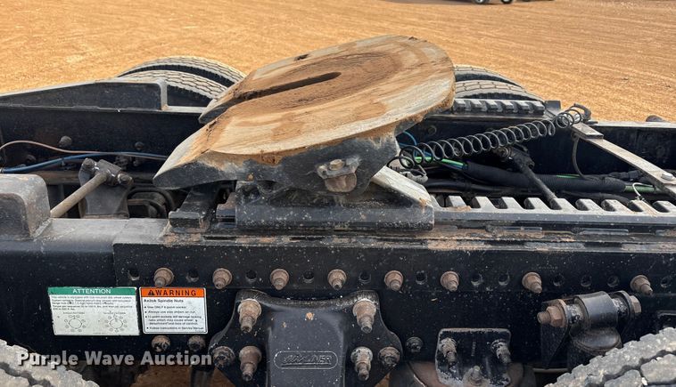 image for item EU4873 2009 Freightliner Columbia semi truck