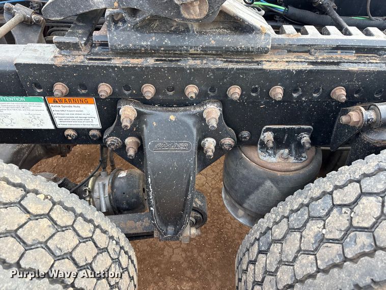 image for item EU4873 2009 Freightliner Columbia semi truck