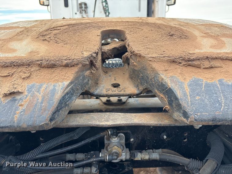 image for item EU4873 2009 Freightliner Columbia semi truck