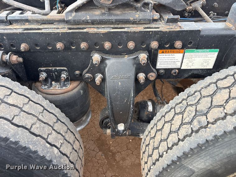 image for item EU4873 2009 Freightliner Columbia semi truck