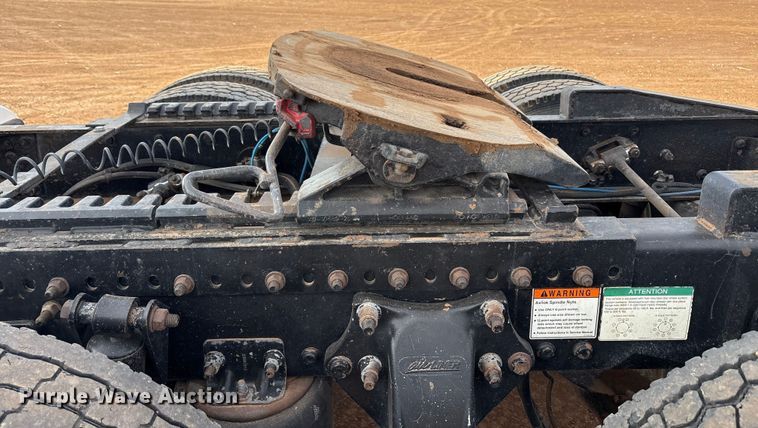 image for item EU4873 2009 Freightliner Columbia semi truck