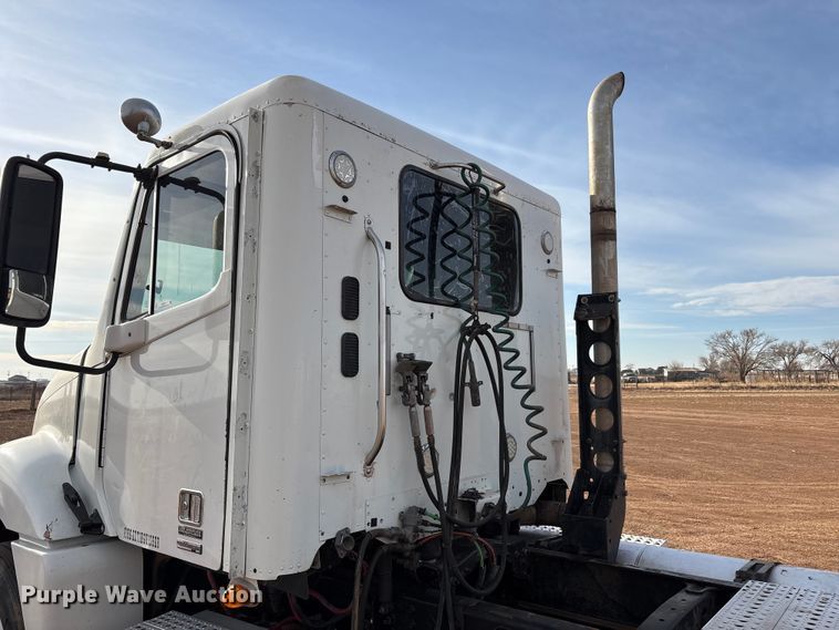 image for item EU4873 2009 Freightliner Columbia semi truck